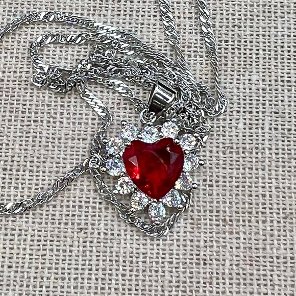 NIB 925 Stamped Sterling Silver Red Zircon Heart Earring & Pendant Necklace Set - Picture 11 of 13